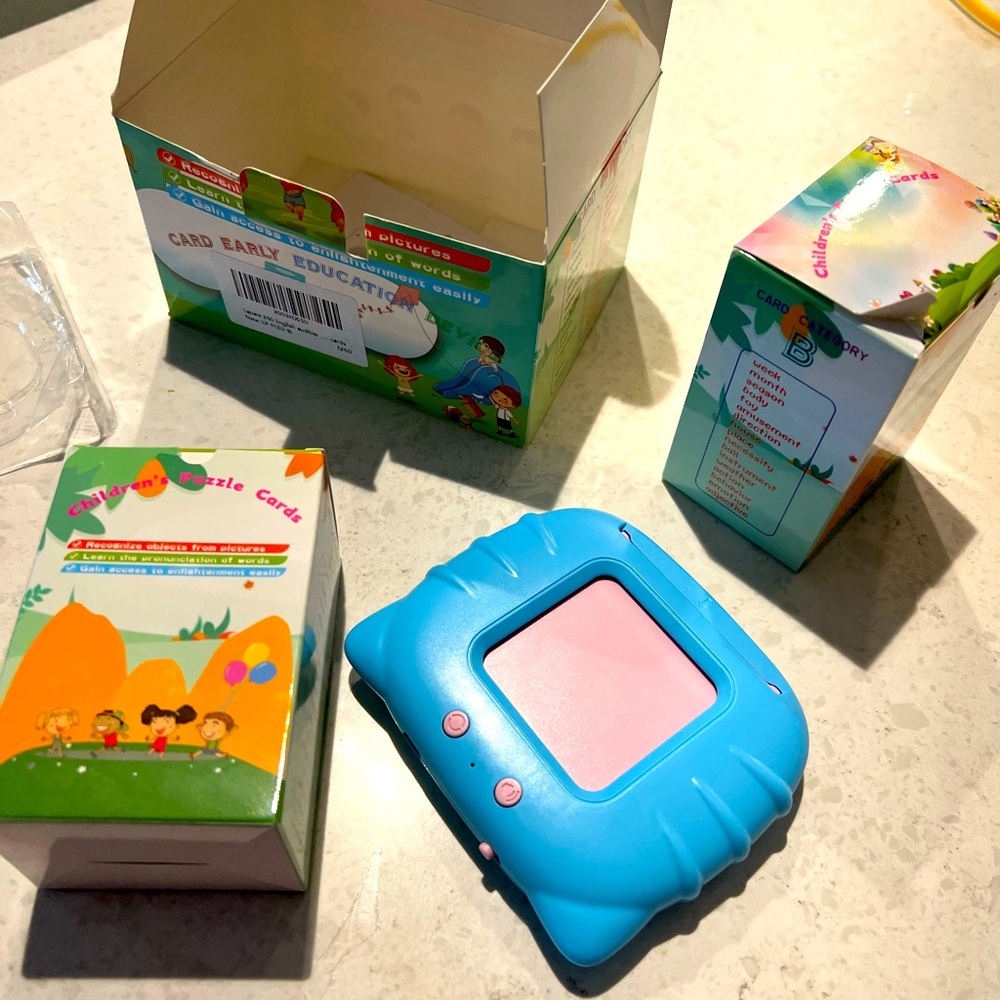 Talking flash card educational tool